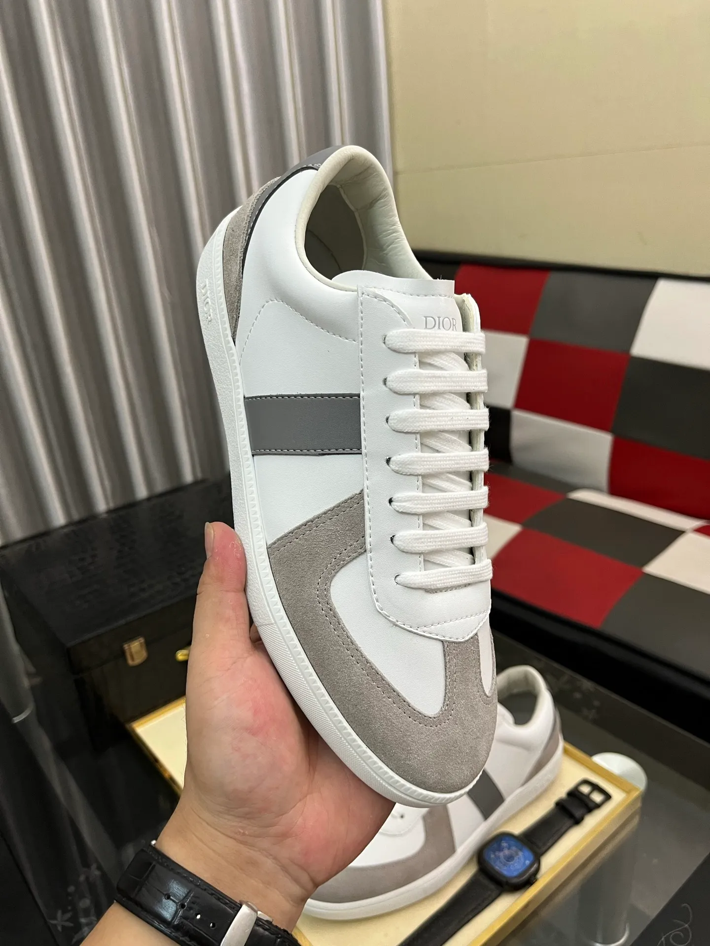 Men's shoes 💰380⌚️⌚️ 【Dior*DIAO】original quality.~ Unique modern style sneakers. 🏃A must-have casual shoe for trendy men😍😍 Original brand imported from Italy, imported original leather, sheep lining (refuses to discolor and grind feet) Sole: Original sole provided by the original factory, French lazy style design ⚠️Fit to the feet, original quality, super comfortable original sole. Code number: 38-448️⃣Colors available